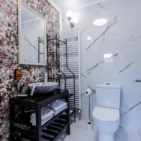 Bed & Breakfast Tom 5*